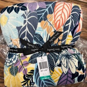Vera Bradley 80 x 50 essential throw Palm Floral NWT